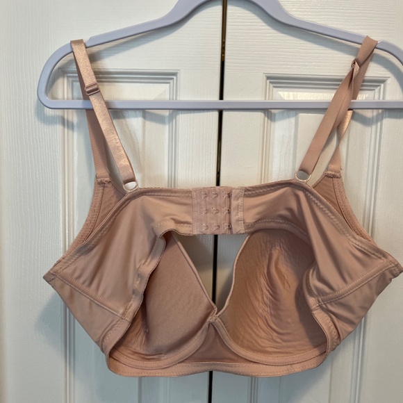 Delta Burke size 40DD bra - Picture 3 of 9